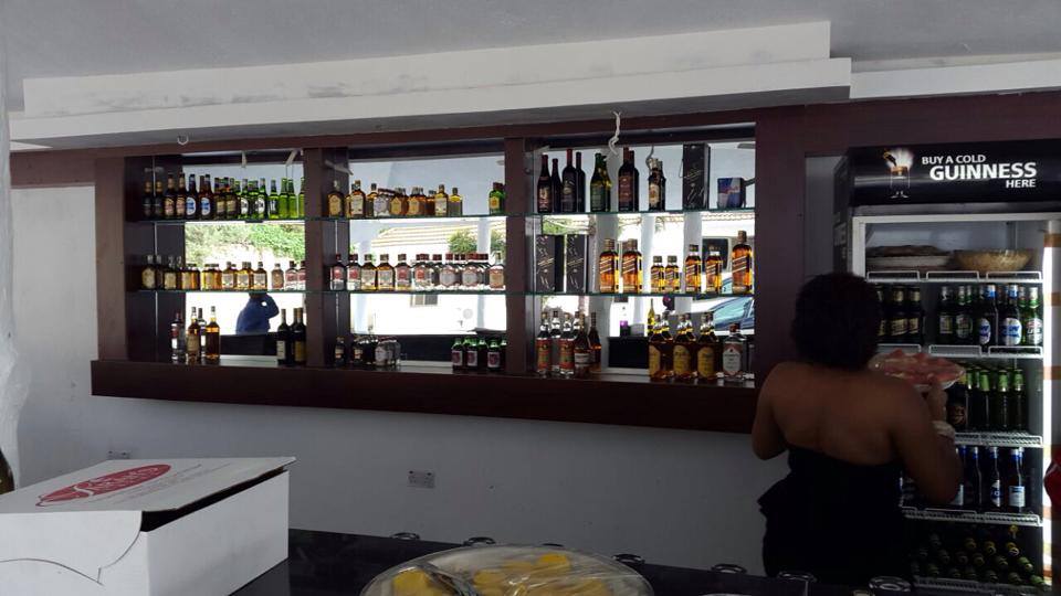 Trendz Lounge Bugolobi Kampala Uganda, Good food in Kampala, Food & Drink, Top Bar, Top Restaurant, Lounge, Top Bar and Lounge, Cool night out, Business hangouts, Corporate Venues, Corporate hangouts, Beer, Wine, Spirits, Cocktail bar, Sports Bar, Amazing Beer prices, Cheap Beer, Great Place to Drink after work, Gins and local beers, Grilled food and wood-fired pizzas, Chatting and Drinking, Chilling with friends and mates, Date night, Eating and Drinking, Birthday & Private parties, Drinking and Dancing, Cocktail Bar, Lounge Bar, Party Bar, Kampala Pub, Cool DJs, Lively Music, Great Beer Drink Out, Tasteful Delicious food in Kampala, Amazing Drinking Venue in Kampala Uganda, Ugabox