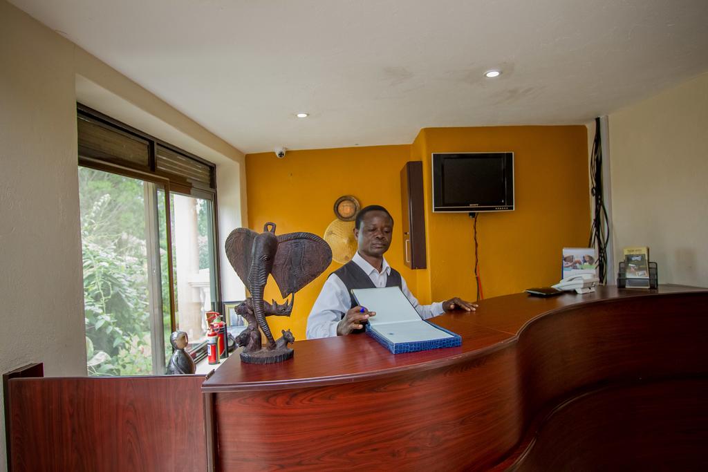 Tuzza Hotel Bushenyi, Top Accommodation, Restaurant, Bed & Breakfast, Bar, Workshops and Conference Venue, Beautiful Gardens for Events: Weddings & Private Parties, Birthday Parties, Resort 3 Star Hotel  in Bushenyi Uganda, Ugabox