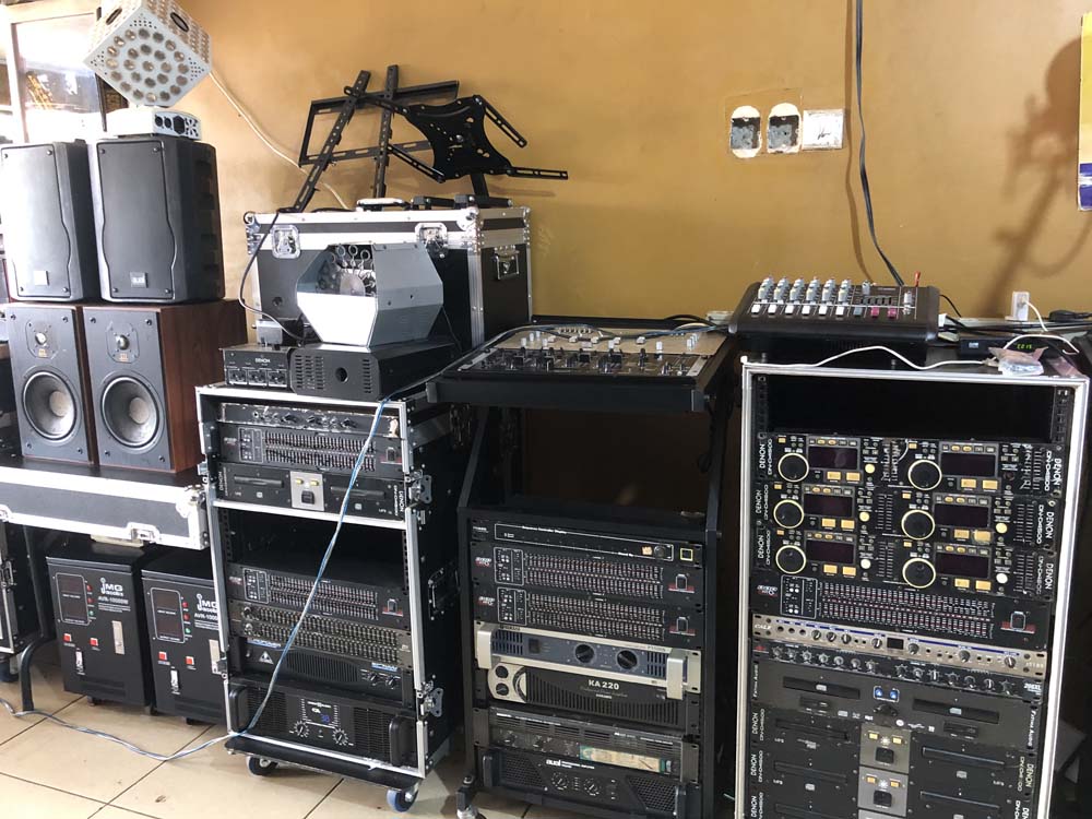 Professional DJ Equipment for Sale in Kampala Uganda. Audio Equipment, Music Equipment, Musical Instruments, Sound Equipment, Audio and Music Equipment for Hire in Uganda. DJS Box Uganda. Ugabox