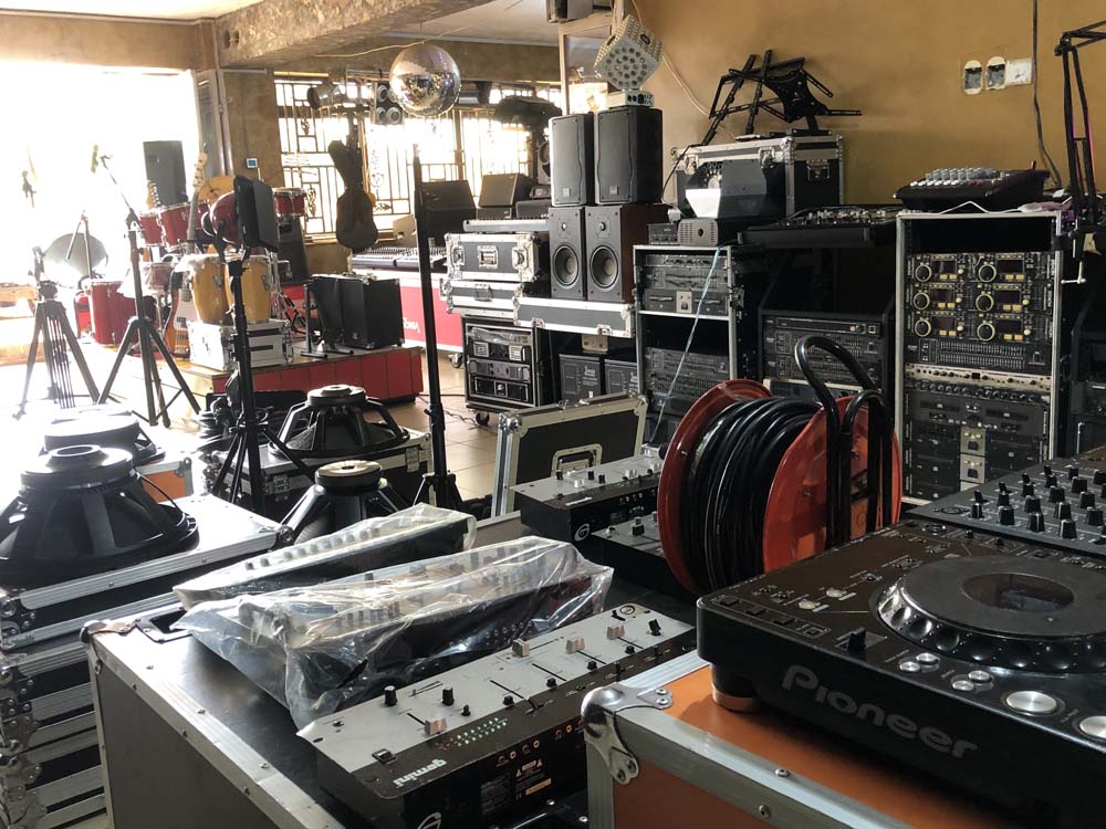 Professional DJ Equipment for Sale in Kampala Uganda. Audio Equipment, Music Equipment, Musical Instruments, Sound Equipment, Audio and Music Equipment for Hire in Uganda. DJS Box Uganda. Ugabox