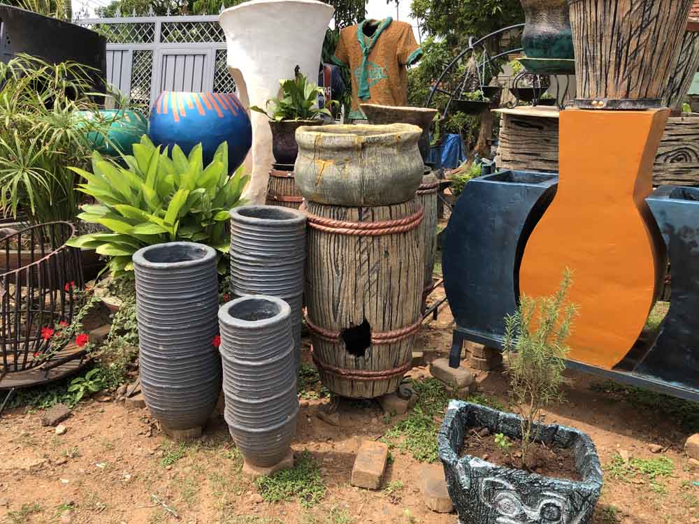 Pots and Vases For Sale Kampala Uganda. Garden Decor/Garden Decoration Uganda, Gardening And Landscaping, Home Decor Services Uganda. Fibreglass And Concrete Planters, Flower Pots And Vases/Indoor And Outdoor Pots And Vases in Kampala Uganda. Garden Decor and Home Garden Beautification By Superior Crafts Uganda. Ugabox