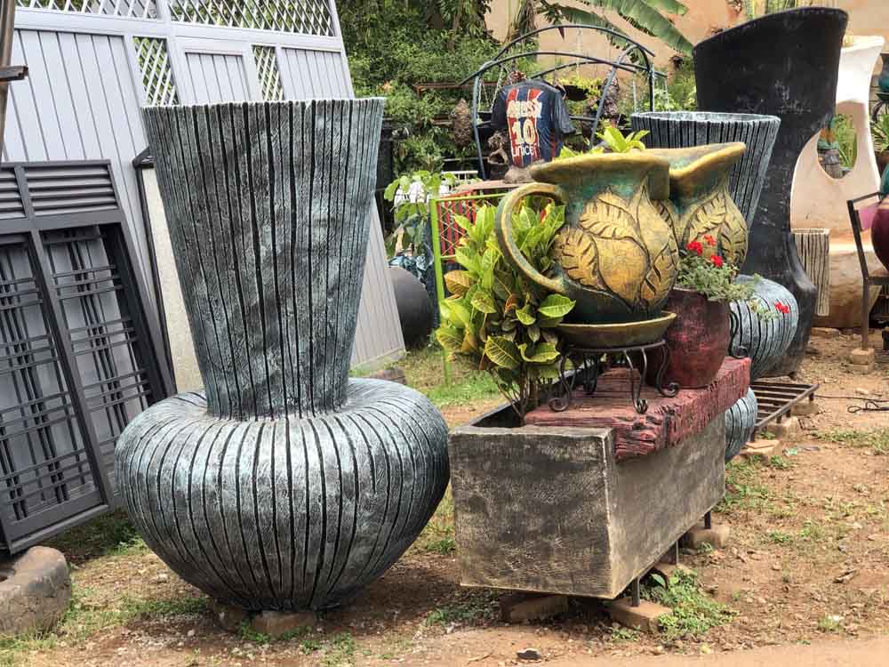 Pots and Vases For Sale Kampala Uganda. Garden Decor/Garden Decoration Uganda, Gardening And Landscaping, Home Decor Services Uganda. Fibreglass And Concrete Planters, Flower Pots And Vases/Indoor And Outdoor Pots And Vases in Kampala Uganda. Garden Decor and Home Garden Beautification By Superior Crafts Uganda. Ugabox