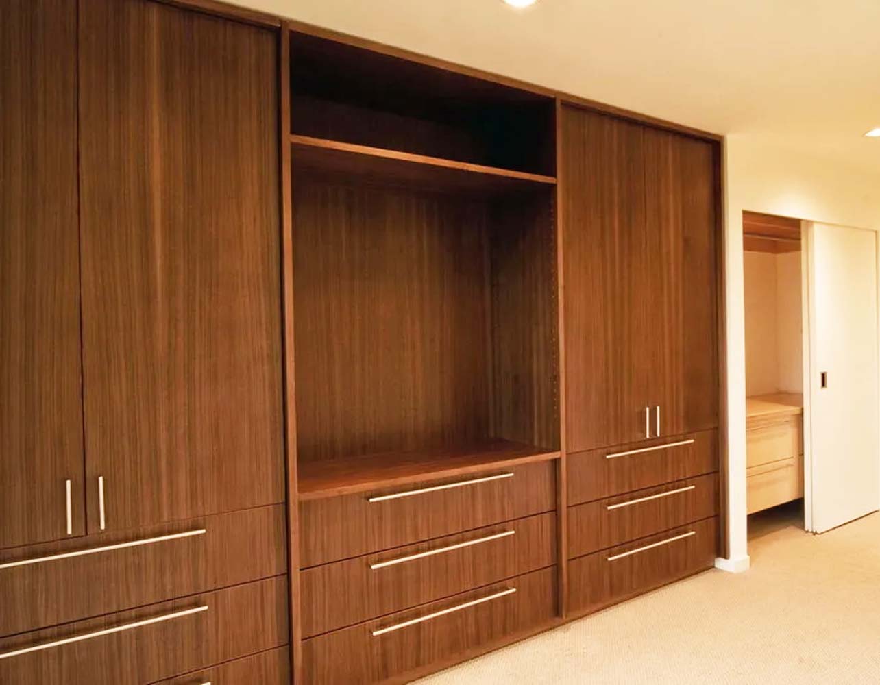 Wardrobes for Sale in Kampala Uganda. Other Wardrobe Products: Home/House Wardrobes, Apartment Wardrobes, Hotel Wardrobes, Shop Closets, Display Closets, Carpentry Services in Uganda, Custom Made Furniture Services in Uganda. Kampala Furniture Production And Fittings Ltd Uganda, Ugabox