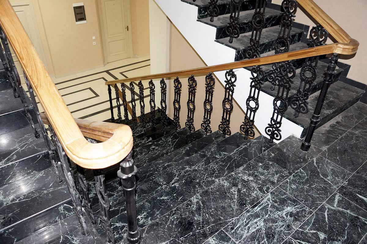 Granite/Marble Staircases Installation Services in Kampala Uganda. Stone Floor Installation Company in Uganda. Building Contractor Services: Varni Granite, Marble And Terrazzo, Ugabox